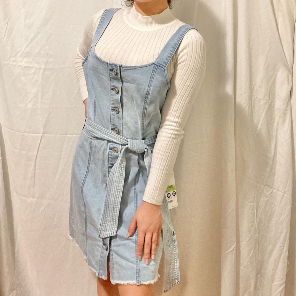 ✨Tie Light Denim Dress with Raw Hem✨